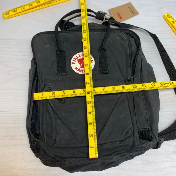 Fjallraven Kanken Classic Unisex Mens Womens Backpack Black One Size 16L